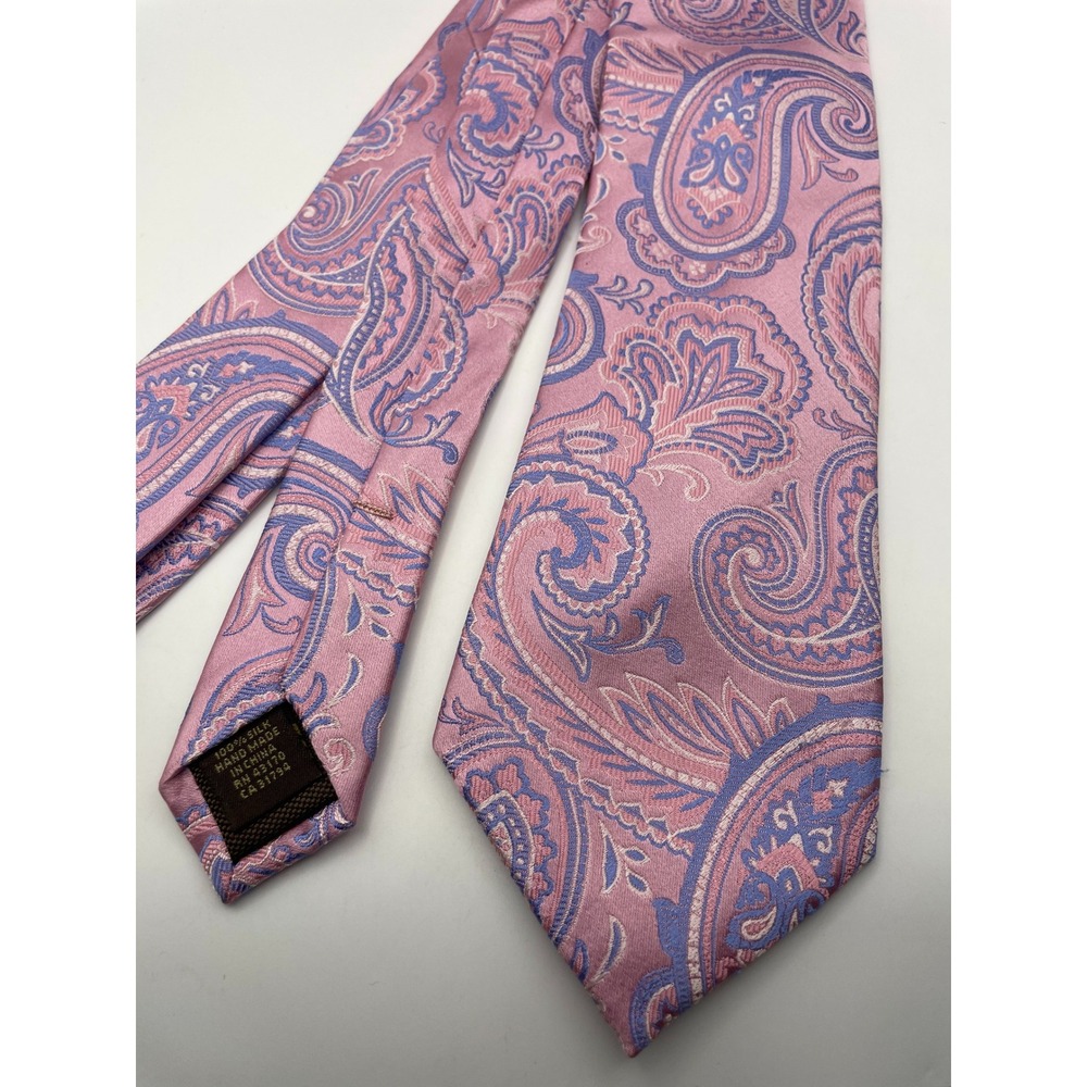 Tasso Elba Mens Pink Lavender Paisley 100% Silk Hand Made Necktie 3.25" Width